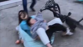 我一般不会笑的，除非真的忍不住