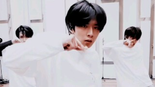 【ليو ياو ون】أستطيع مشاهدة هذه الرقصة ملايين المرات، 923 مرة على وجه التحديد، باستثناء اللقطات السيئة