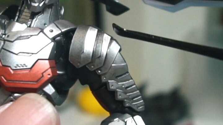 [Learn glue in one minute] Make the model metallic color to increase the texture of Gundam