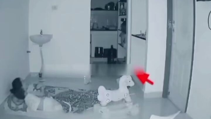 IBU DAN 2 ANAKNYA INI DI GANGGU HANTU SAAT TIDUR ! 5 PENAMPA Part 2