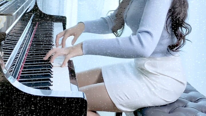 【Piano】 Cơn mưa băng giá lạnh lẽo vỗ vào mặt ngẫu nhiên, và những giọt nước mắt ấm áp hòa với mưa lạ