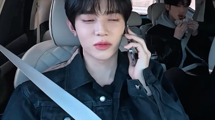 Zhang Hao Gets Harassed on the Phone in Korea: “Sorry, I’m Chinese—I don’t understand Korean.”