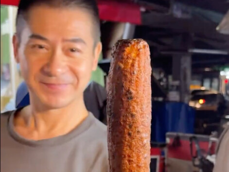 When you order grilled corn in Taiwan 🌽