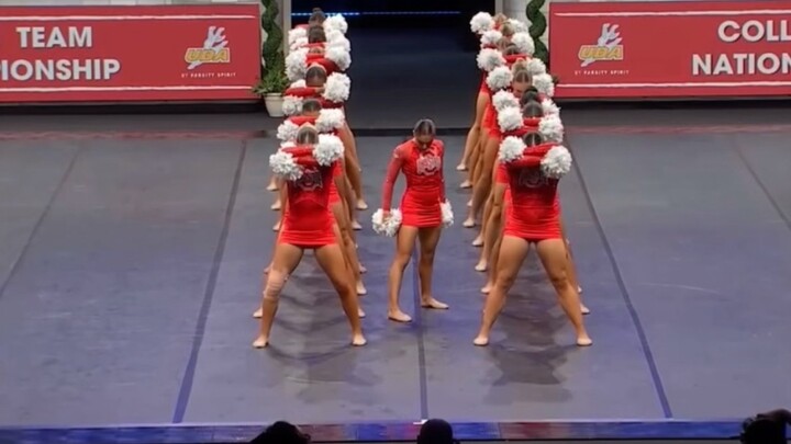 I really like The Ohio's pom-pom cheerleading for the new 2025 season. It's getting more and more ex