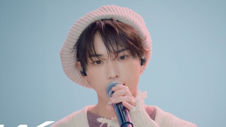 วิดีโอไลฟ์ของ &TEAM จากเพลง “Sakurairo Yell” ถูกเปิดเผยแล้ว!