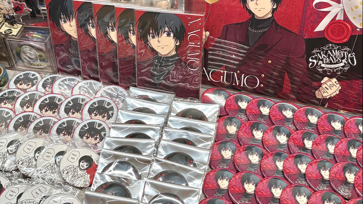Let me stock up a bit more… Having a table full of red looks so good.