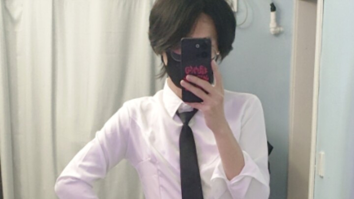 When I was dressed as a girl, my mom’s phone rang…