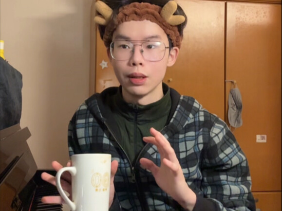 Phím đàn quá nặng không đánh được thì phải làm sao?