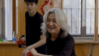 Immerse yourself in the rigor of the 66-year-old teacher at the Beijing Dance Academy and experience