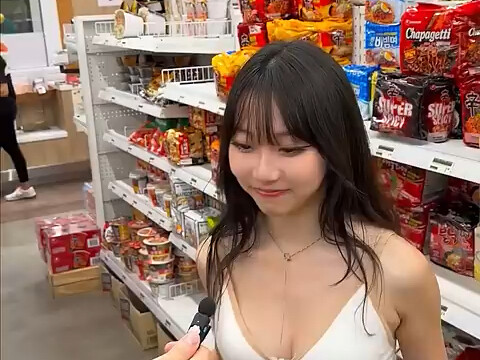 Kehidupan cantik perempuan keturunan Tionghoa-Amerika di luar negeri