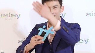 Wu Lei, mohon bersikap lembut!