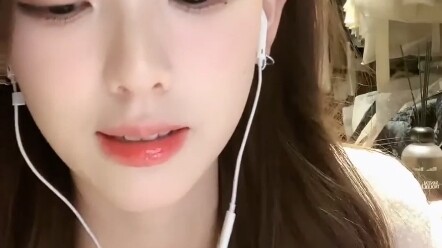 Ninggan28, apa yang harus saya lakukan jika sahabat saya cemburu pada saya?