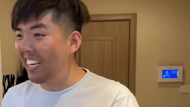 Tại sao bạn cùng phòng của tôi lại điên thế? Lý do đằng sau nó thật buồn cười