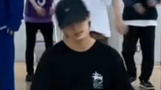 〖คุซาคาว่า ทาคุยะ〗 เต้นและบิดตัวเก่งมาก~