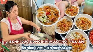 Chất lượng hàng BÁNH ĐÚC nóng hổi của cô Hà lọt thỏm trong hẻm nhỏ Sài Gòn| Địa điểm ăn uống