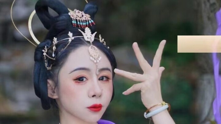Tidak peduli seberapa kuat angin bertiup, ia tidak dapat menghentikan tarian sutra yang panjang - "T