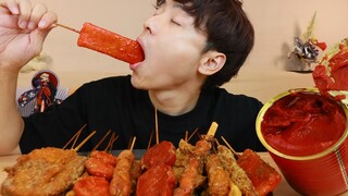 Apa sih rasa ajaib dari tusuk sate goreng dengan pasta tomat Xinjiang yang bikin ketagihan ini? Leza