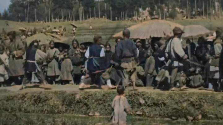 ภาพจริงจากมหกรรมศิลปะการต่อสู้ยุคปลายราชวงศ์ชิง ปี 1902: โชว์กระบี่ใหญ่และง้าว ท่วงท่าลื่นไหลดุจสายล