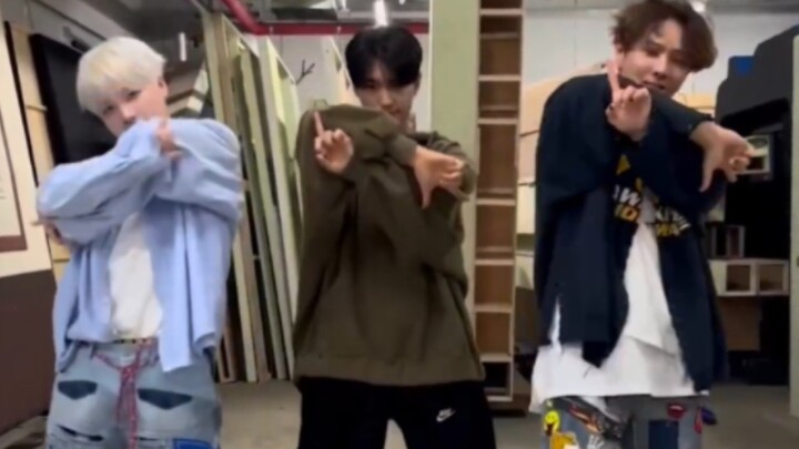 Video dance "iKON - U" Kim Jin Hwan x Kim Dong Hyuk x Kwon Soon Young dirilis!