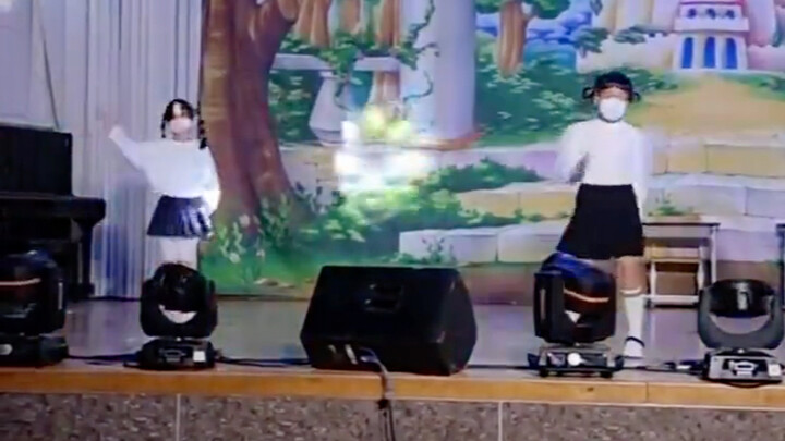 来看韩国小学生跳的TOMBOY!