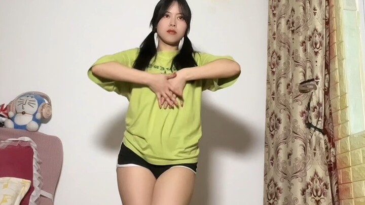 Lain kali pasti akan memakai warna pink cerah, hahaha