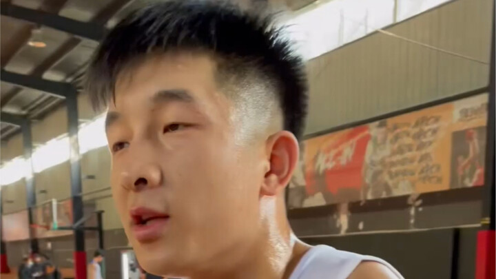 Adu tanding satu lawan satu dengan Guru Botak