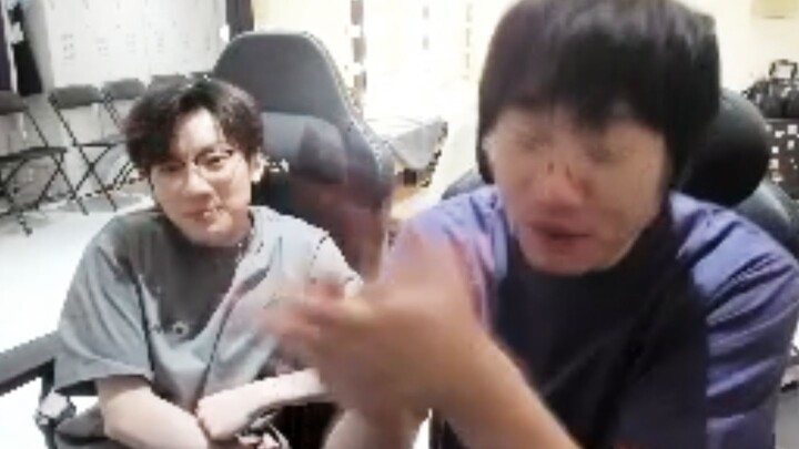 Bagaimana kalian tahu TheShy pakai skin-ku?