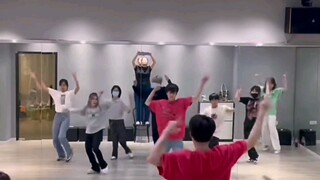 [Nông dân | Vũ điệu Trác Nguyên] Cover Khảo cổ học Kpop, Trở về với cây gậy và chơi bát lần đầu tiên