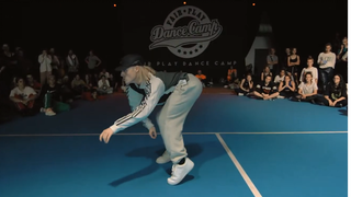 【跪着看完】我tm直接好家伙！看见电波！ 真正的蛇男Zacc Milne超绝控制，编舞电音神曲Source of Conflict