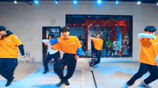 【CUBE Dance Studio】ท่าเต้นของโบโบ "Look At Me"