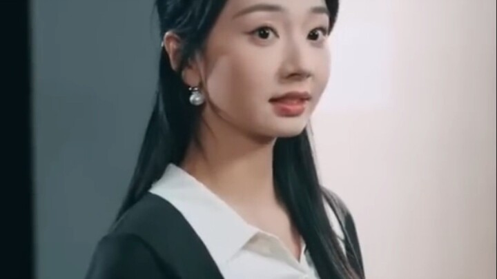 PEMBIMBING YANG CANTIK DAN GALAK