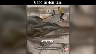 Chắc là đau lắm #meme