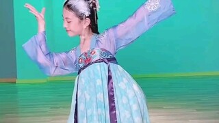 Mỗi đứa trẻ đều là một báu vật nhỏ trong mắt bố mẹ.