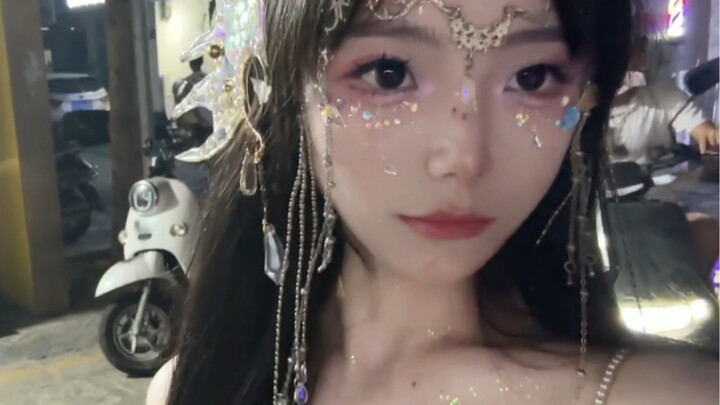 Such a beautiful young lady