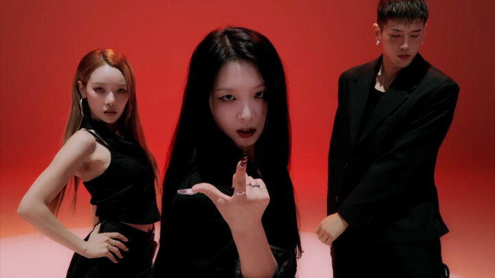 【KARD trở lại】Phiên bản nhảy trong bộ vest của ca khúc "TOUCH"!