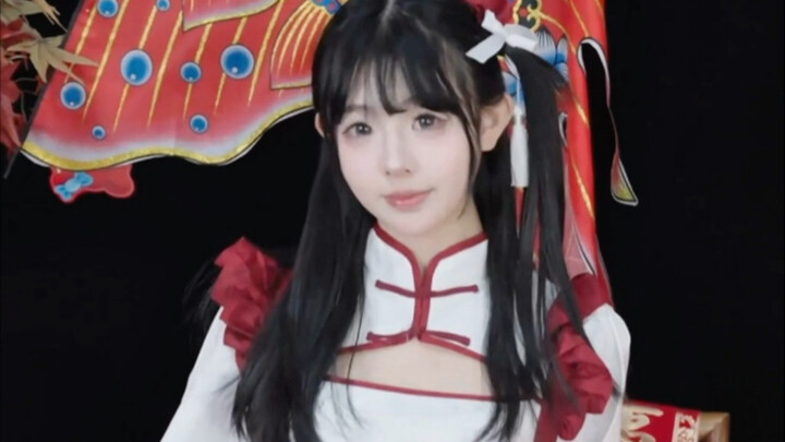 Hey, who is dancing Peach Blossom Smile here? [Vertical screen]