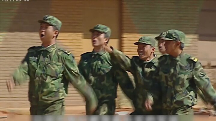 Xu San Đa đã mở ra một con đường giữa ánh mắt dè bỉu của mọi người, thành công thay đổi số phận