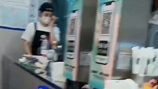"Please scan the code to order"