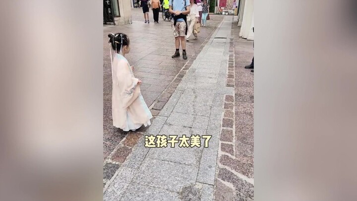 How much do foreigners like Hanfu in France?