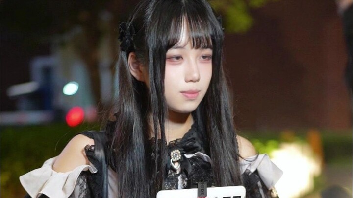 ไม่มีความต้องการทางกาย ชอบคบหากับตัวละครในกระดาษ