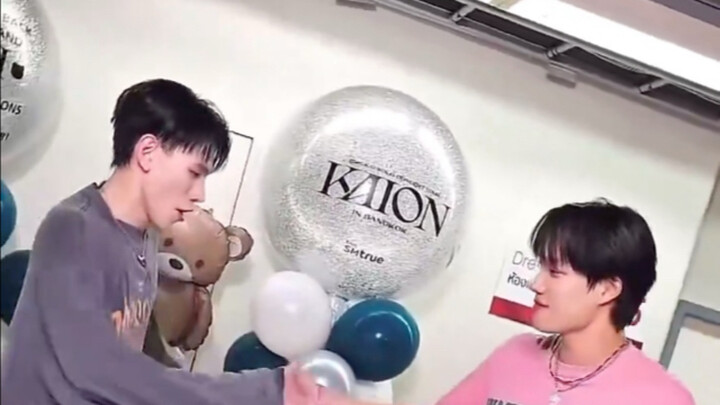 Cai Youfu finally met his idol! Cha LaLaLye with senior KAI Kim Jong-in!