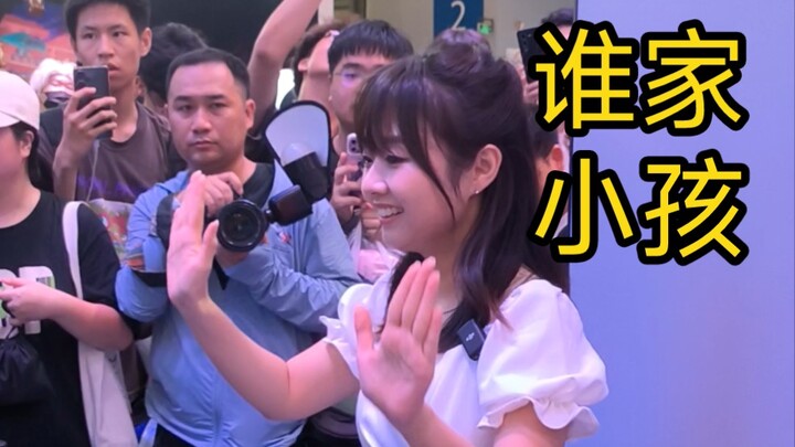 战鹰ChinaJoy现场表演擦玻璃