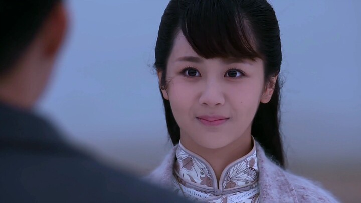 It's not okay to show such a sweet smile to someone who is not your official partner! What if he fal