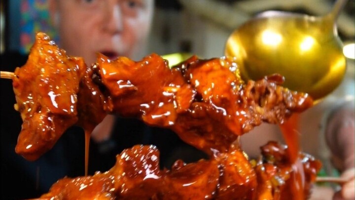 หม้อไฟฉงชิ่งรสเผ็ดจัด ใครกินก็ติดใจจนมึนไปเลย!