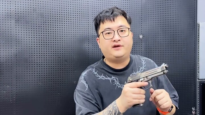 โมเดลเพดานปืนดึงมือ? AQK Beretta 92 มาแล้ว!