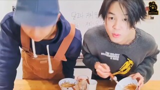 MiniMoni's stagnant atmosphere when the Chinese comments were flooding the screen