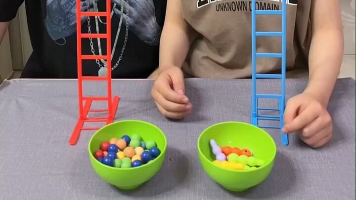 لعبة صعود الدرج بدأت بالفعل!