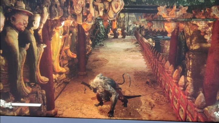 الحاجب الأصفر ذو الصحة المنخفضة امتصني إلى كيسٍ ما! ما هذا بحقّ الجحيم؟ إنّه يختلف تمامًا عن السينار