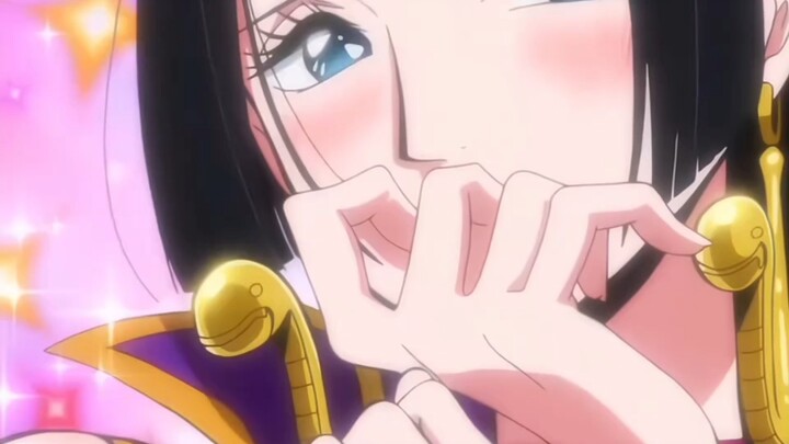 Feast your eyes! The girls' fight is so beautiful that the Pirate Queen's clothes are corroded!