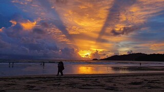 "Khi hiệu ứng Tyndall xuất hiện, ánh sáng có hình dạng, và khi bạn xuất hiện, nhịp tim có định nghĩa